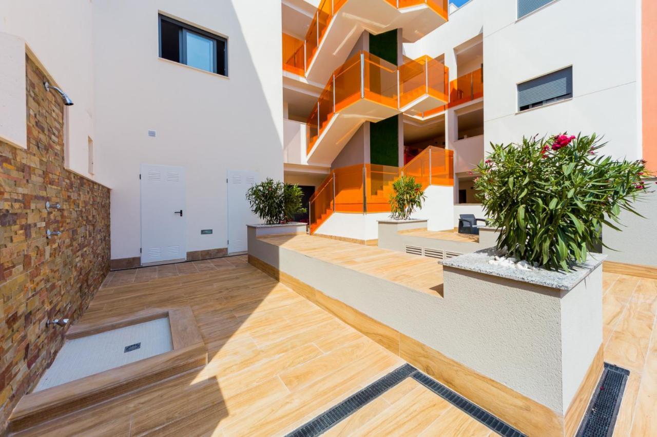 Beach And Рool Torrevieja Exterior photo